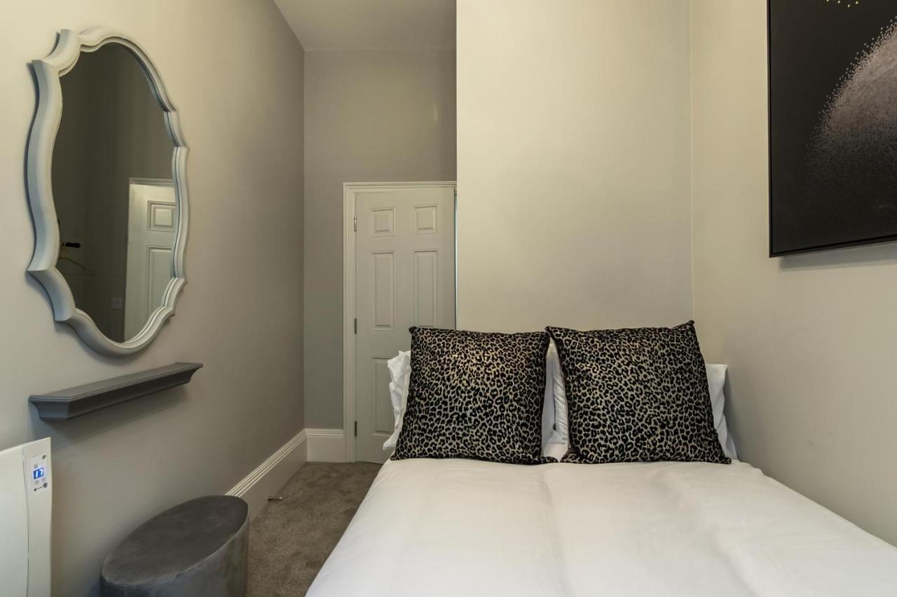 Pieces Of Eight - 2 Bedroom Apartment - Tenby - Exterior photo